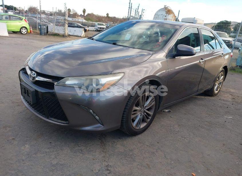 Photo 2 of 2017 Toyota Camry SE (VIN 4T1BF1FK7HU740411)