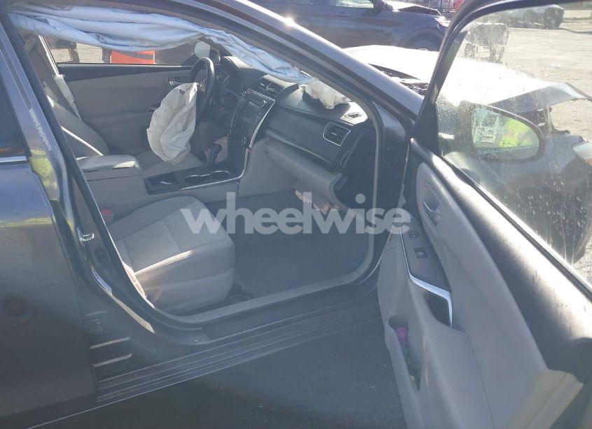 Photo 5 of 2017 Toyota Camry LE (VIN 4T1BF1FK7HU776941)