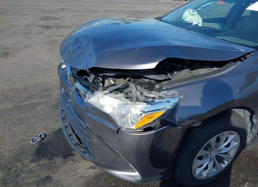 Photo 6 of 2017 Toyota Camry LE (VIN 4T1BF1FK7HU776941)