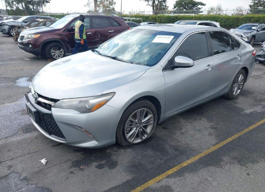 Photo 2 of 2017 Toyota Camry SE (VIN 4T1BF1FK7HU787597)