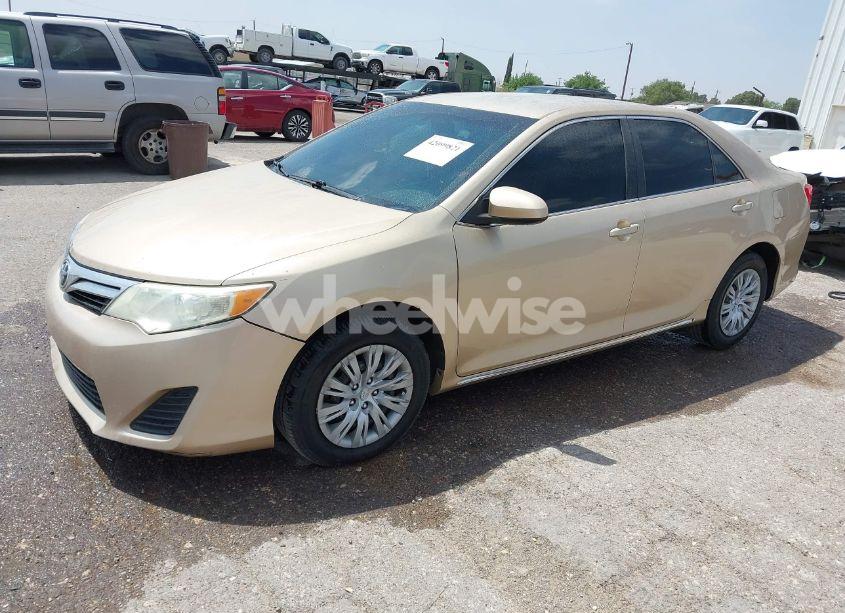 Photo 2 of 2012 Toyota Camry LE (VIN 4T1BF1FK8CU005378)