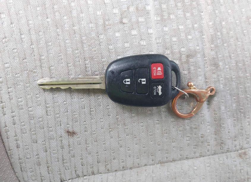 Photo 11 of 2012 Toyota Camry XLE (VIN 4T1BF1FK8CU008538)