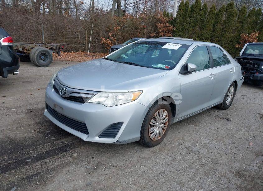 Photo 2 of 2012 Toyota Camry LE (VIN 4T1BF1FK8CU071560)