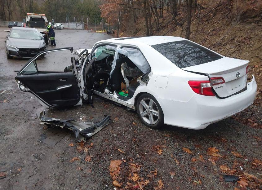 Photo 3 of 2012 Toyota Camry SE (VIN 4T1BF1FK8CU135287)