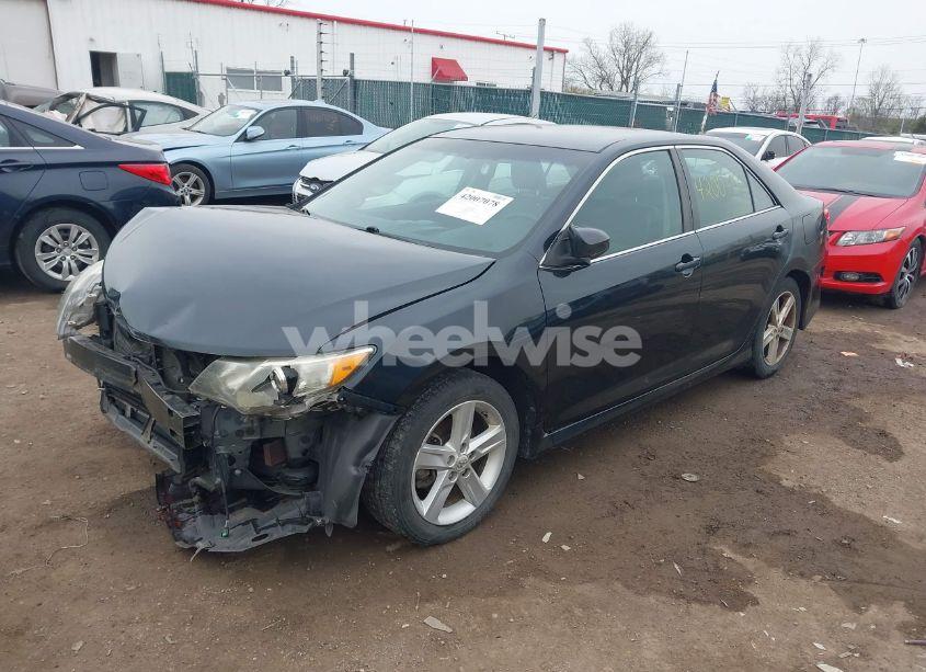 Photo 2 of 2012 Toyota Camry SE (VIN 4T1BF1FK8CU145821)