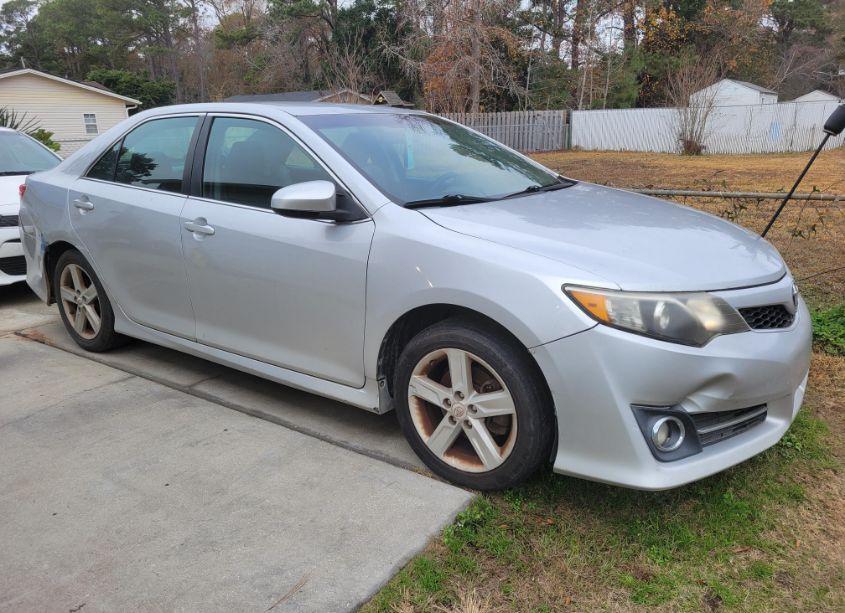 2012 Toyota Camry SE/LE/XLE (VIN 4T1BF1FK8CU166023) main photo