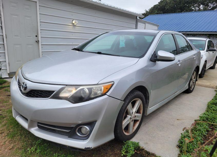 Photo 2 of 2012 Toyota Camry SE/LE/XLE (VIN 4T1BF1FK8CU166023)