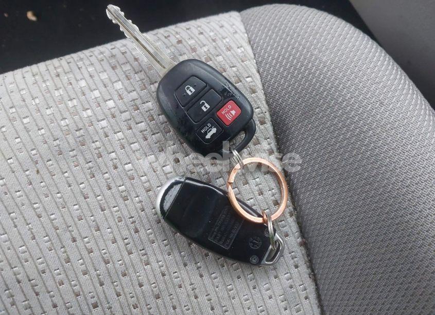 Photo 11 of 2012 Toyota Camry LE (VIN 4T1BF1FK8CU171402)