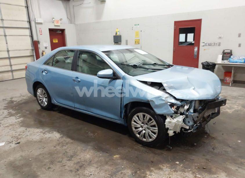 2012 Toyota Camry LE (VIN 4T1BF1FK8CU561545) main photo