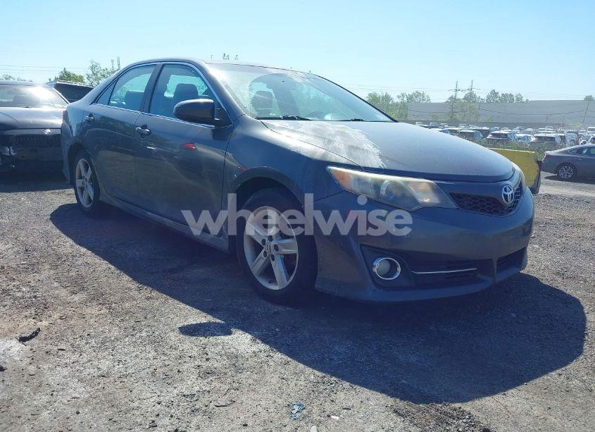 2012 Toyota Camry SE (VIN 4T1BF1FK8CU634297) main photo