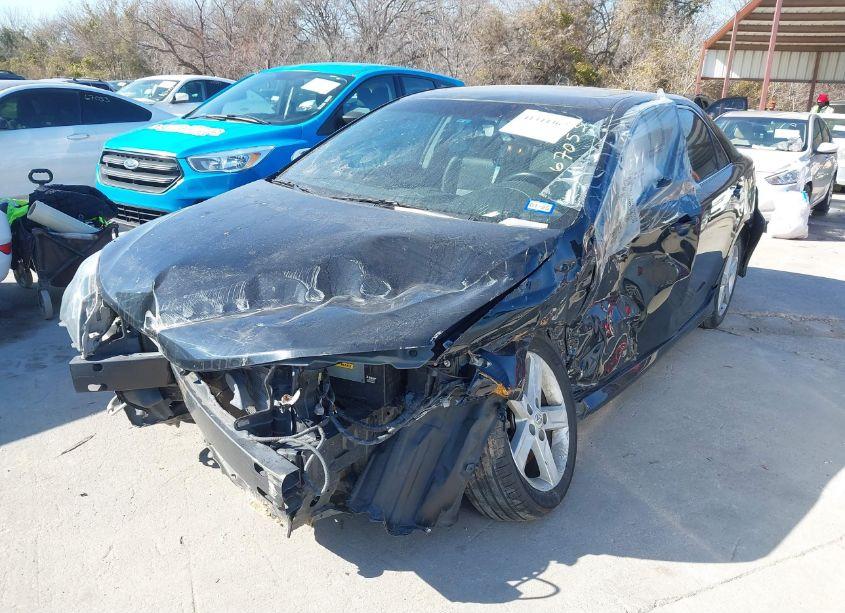 Photo 2 of 2013 Toyota Camry SE (VIN 4T1BF1FK8DU207770)