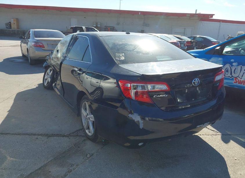 Photo 3 of 2013 Toyota Camry SE (VIN 4T1BF1FK8DU207770)