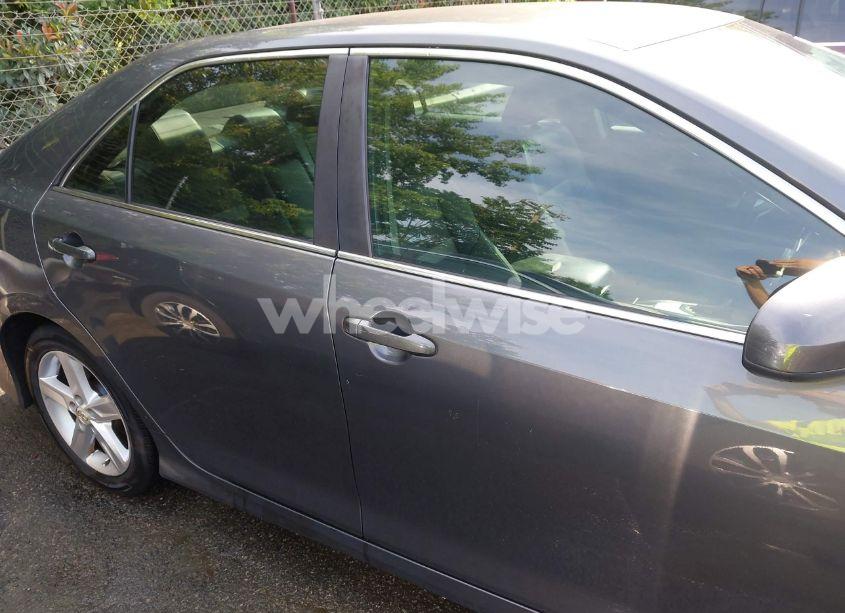 Photo 13 of 2013 Toyota Camry SE (VIN 4T1BF1FK8DU212158)