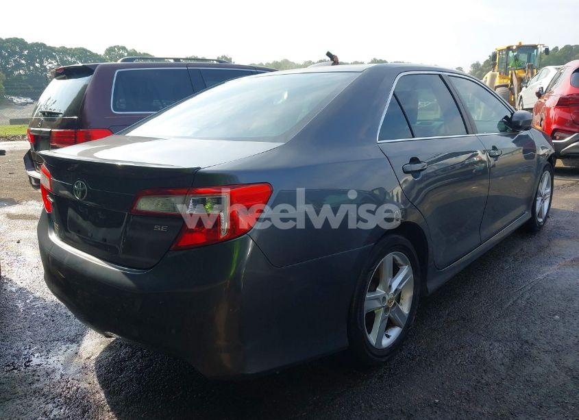 Photo 4 of 2013 Toyota Camry SE (VIN 4T1BF1FK8DU212158)