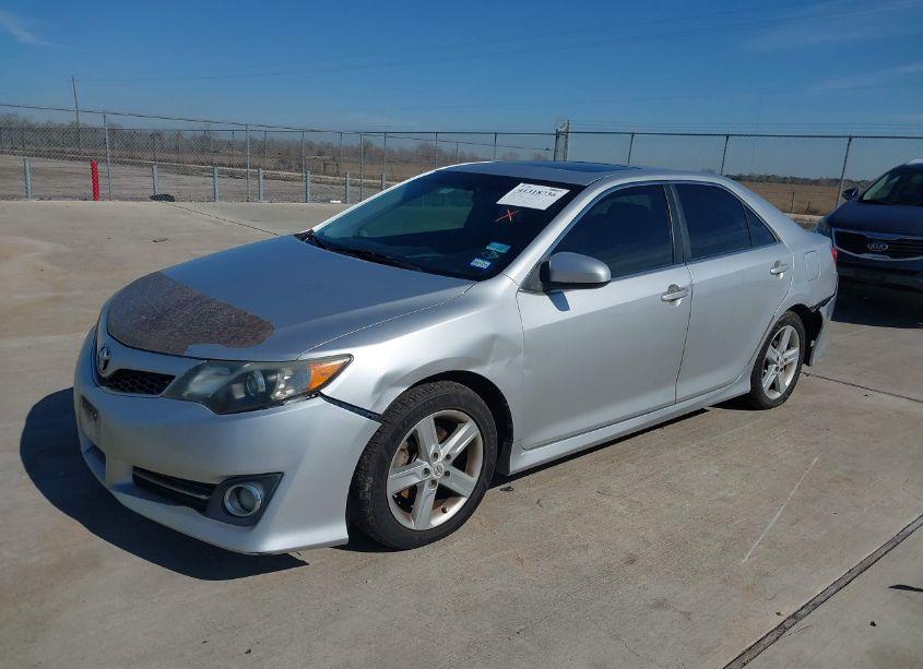 Photo 2 of 2013 Toyota Camry SE (VIN 4T1BF1FK8DU213603)