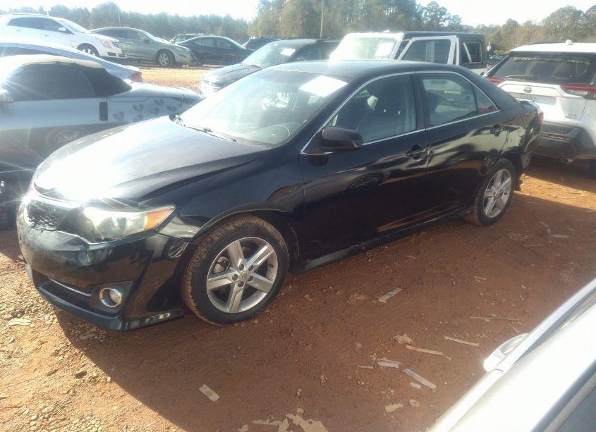 Photo 2 of 2013 Toyota Camry SE (VIN 4T1BF1FK8DU223533)