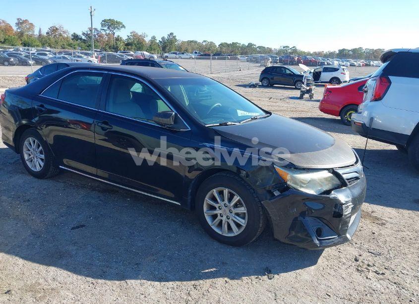 2013 Toyota Camry LE (VIN 4T1BF1FK8DU227730) main photo