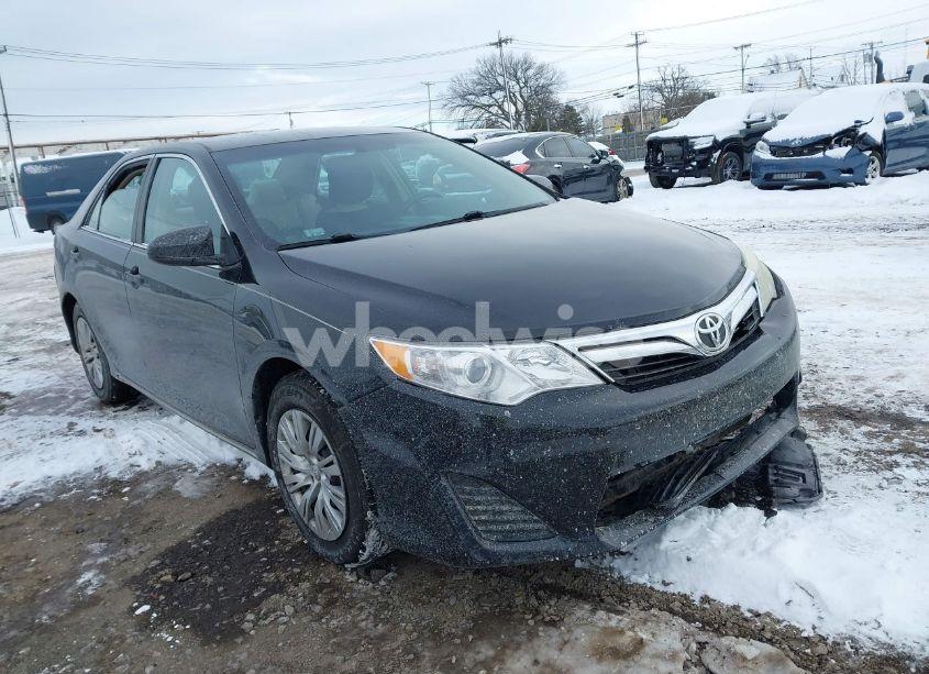 2013 Toyota Camry LE (VIN 4T1BF1FK8DU248187) main photo