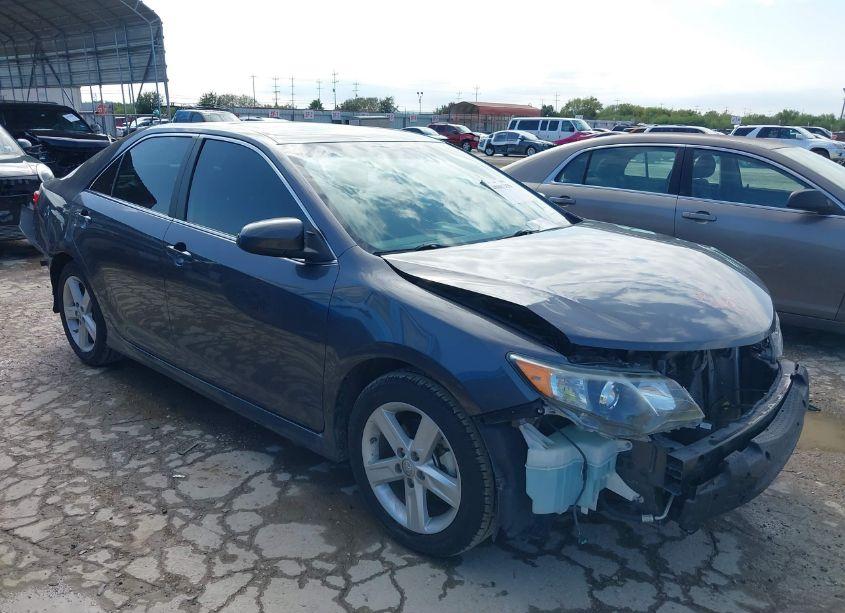 2013 Toyota Camry SE (VIN 4T1BF1FK8DU278306) main photo