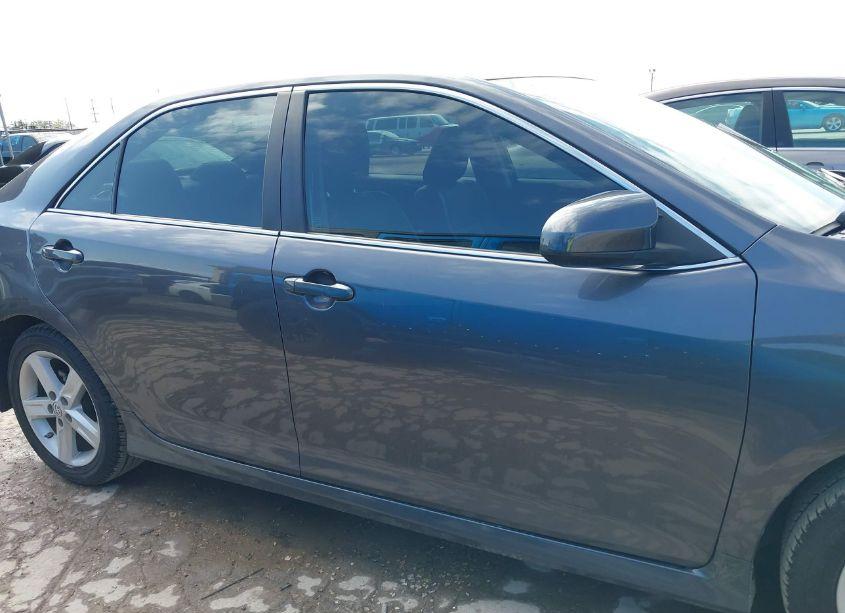 Photo 13 of 2013 Toyota Camry SE (VIN 4T1BF1FK8DU278306)