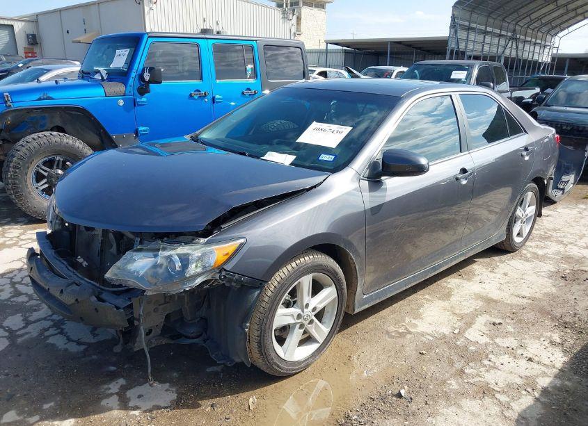 Photo 2 of 2013 Toyota Camry SE (VIN 4T1BF1FK8DU278306)