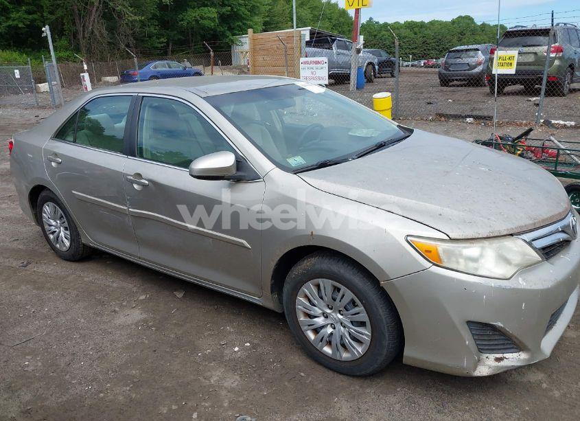 Photo 13 of 2013 Toyota Camry LE (VIN 4T1BF1FK8DU279956)