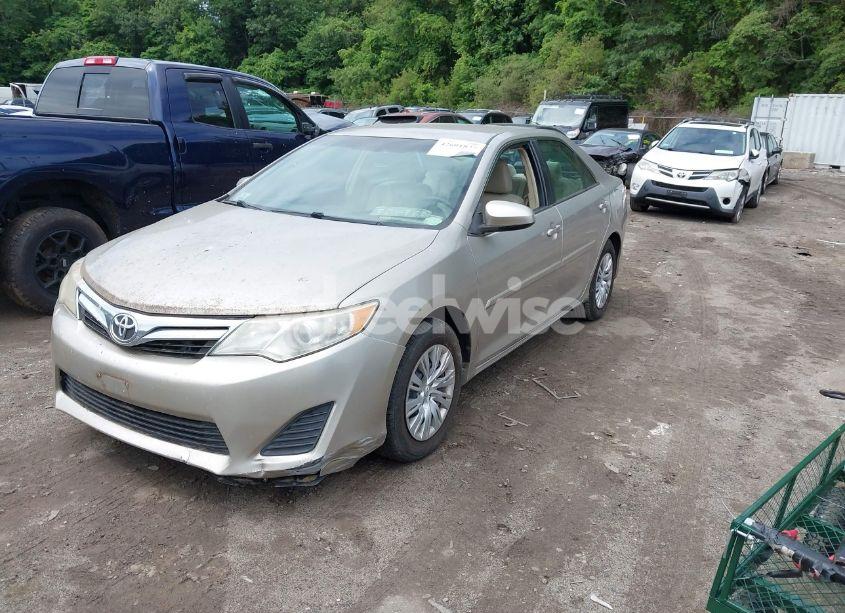 Photo 2 of 2013 Toyota Camry LE (VIN 4T1BF1FK8DU279956)