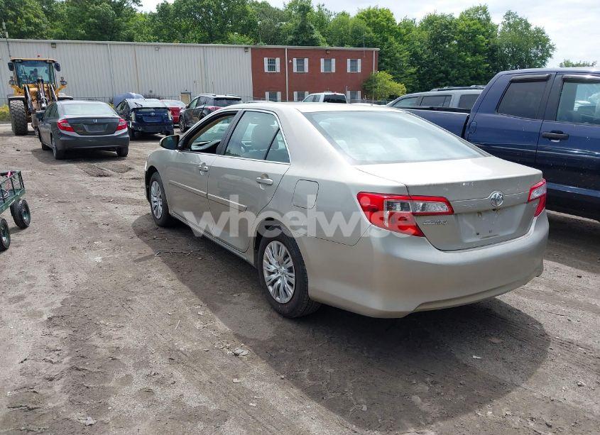 Photo 3 of 2013 Toyota Camry LE (VIN 4T1BF1FK8DU279956)