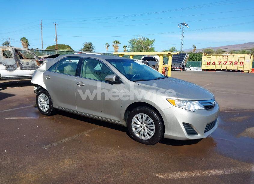 2013 Toyota Camry LE (VIN 4T1BF1FK8DU661176) main photo