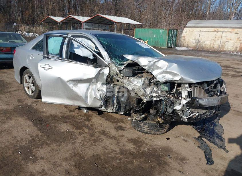 2013 Toyota Camry SE (VIN 4T1BF1FK8DU671674) main photo