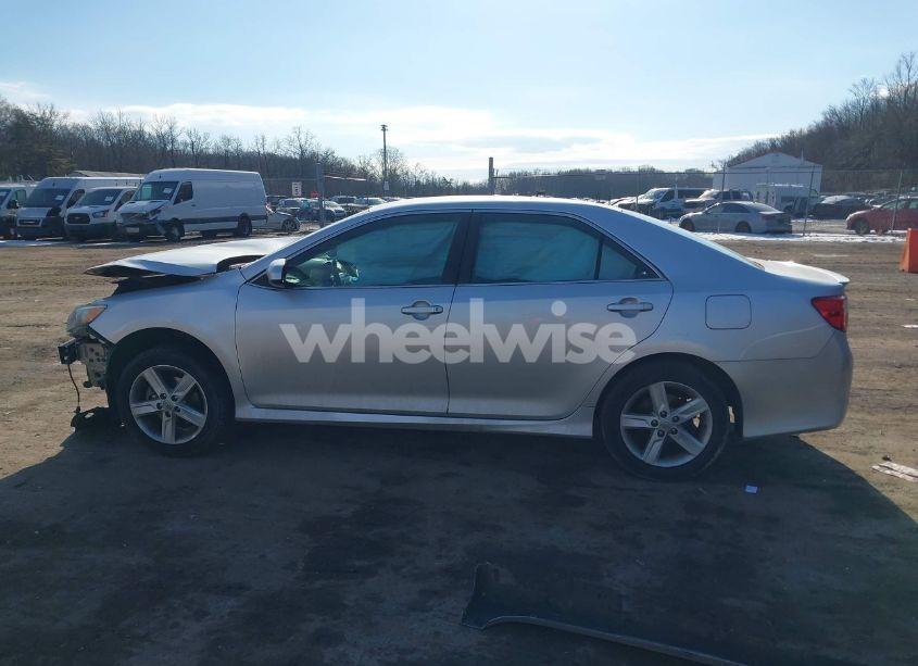 Photo 14 of 2013 Toyota Camry SE (VIN 4T1BF1FK8DU671674)