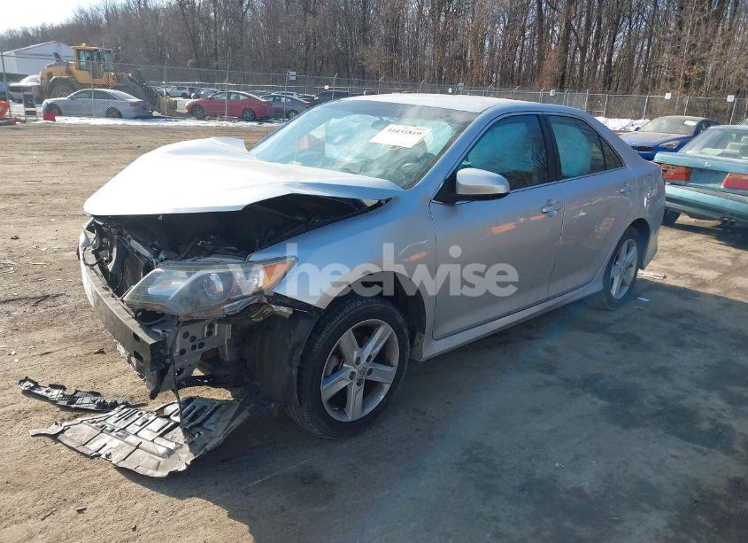 Photo 2 of 2013 Toyota Camry SE (VIN 4T1BF1FK8DU671674)