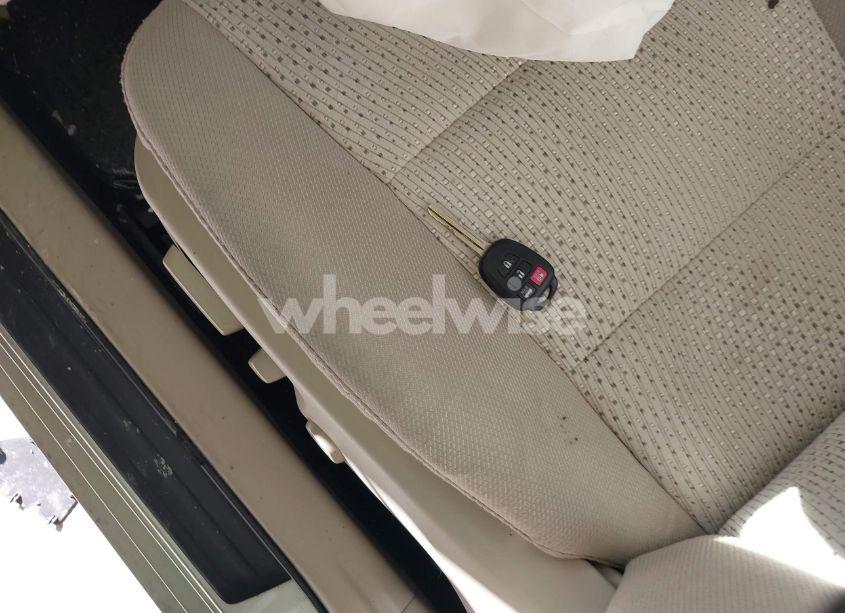 Photo 11 of 2013 Toyota Camry LE (VIN 4T1BF1FK8DU675028)