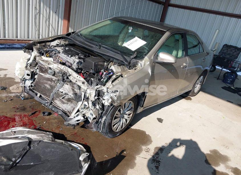 Photo 2 of 2013 Toyota Camry LE (VIN 4T1BF1FK8DU675028)