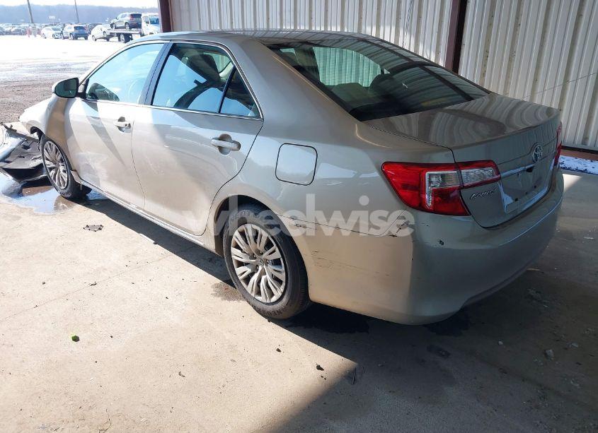 Photo 3 of 2013 Toyota Camry LE (VIN 4T1BF1FK8DU675028)
