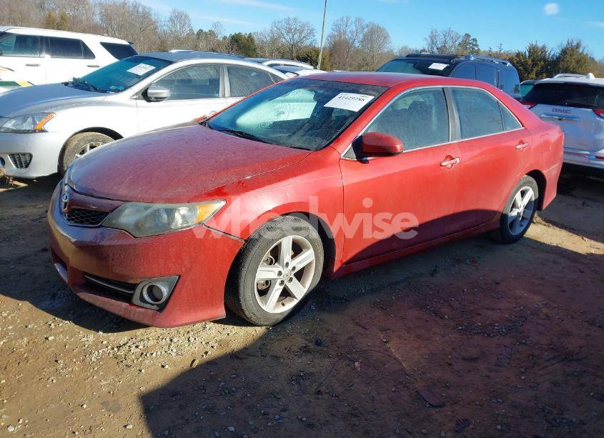 Photo 2 of 2013 Toyota Camry SE (VIN 4T1BF1FK8DU676096)