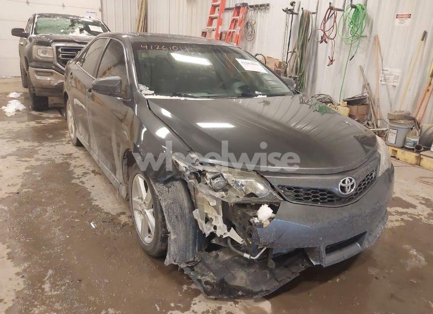 2013 Toyota Camry SE (VIN 4T1BF1FK8DU676308) main photo
