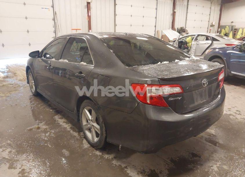 Photo 3 of 2013 Toyota Camry SE (VIN 4T1BF1FK8DU676308)