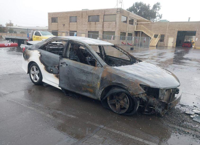 2013 Toyota Camry SE (VIN 4T1BF1FK8DU678379) main photo