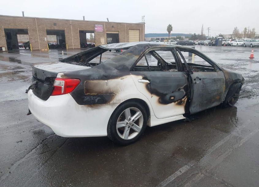 Photo 4 of 2013 Toyota Camry SE (VIN 4T1BF1FK8DU678379)