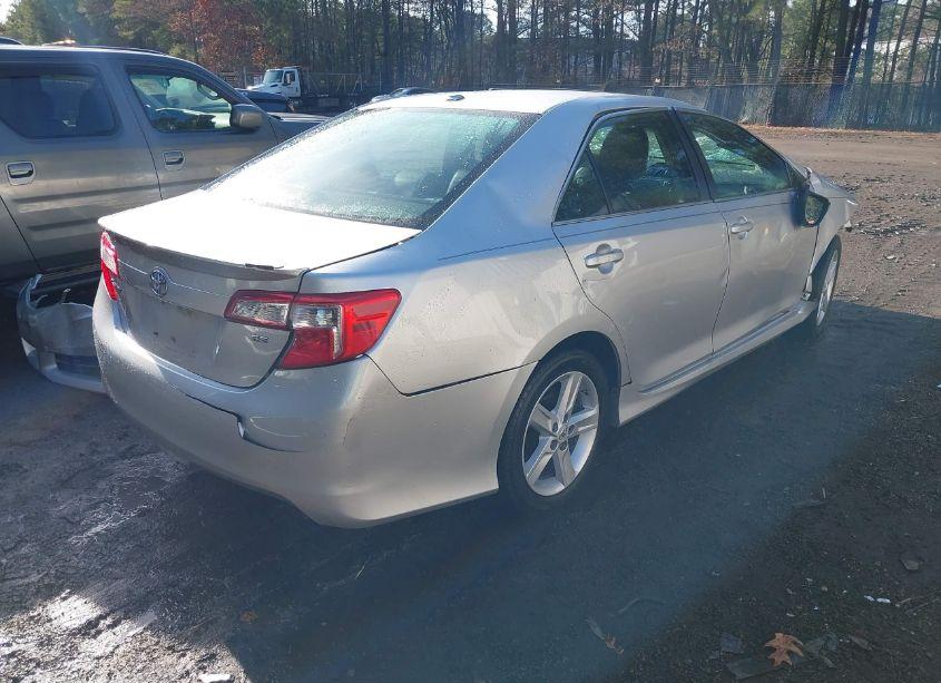 Photo 4 of 2013 Toyota Camry SE (VIN 4T1BF1FK8DU685686)