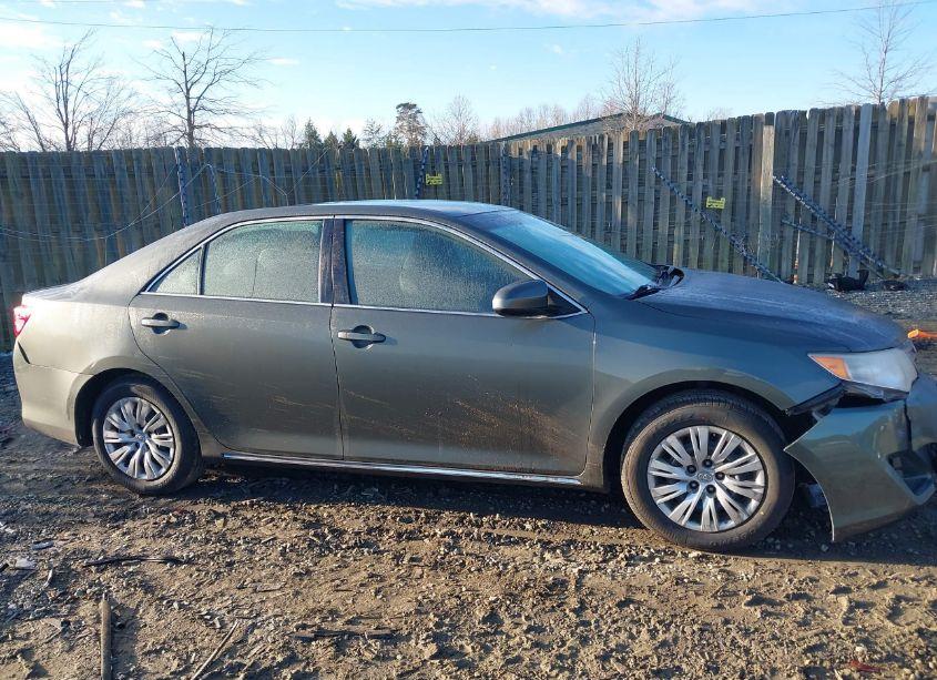 Photo 13 of 2013 Toyota Camry LE (VIN 4T1BF1FK8DU690063)