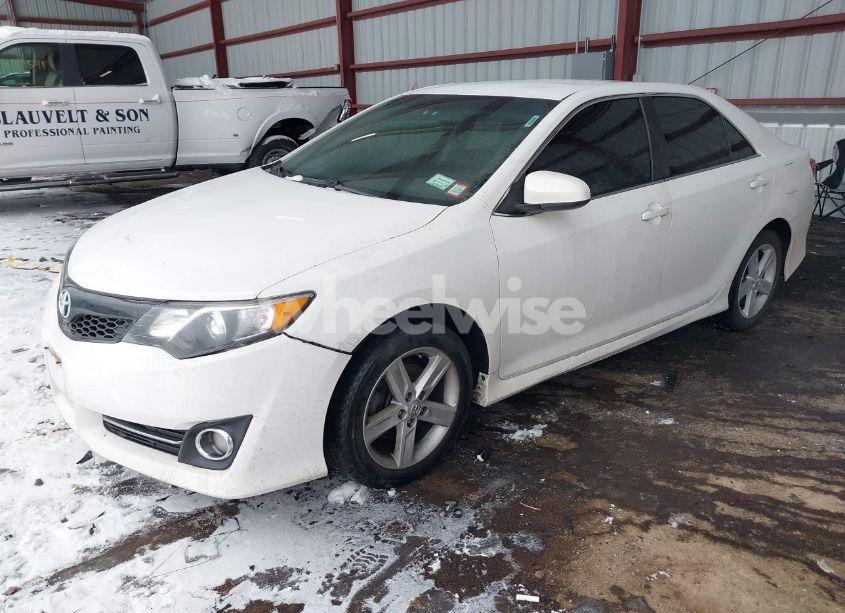 Photo 2 of 2013 Toyota Camry SE (VIN 4T1BF1FK8DU699216)