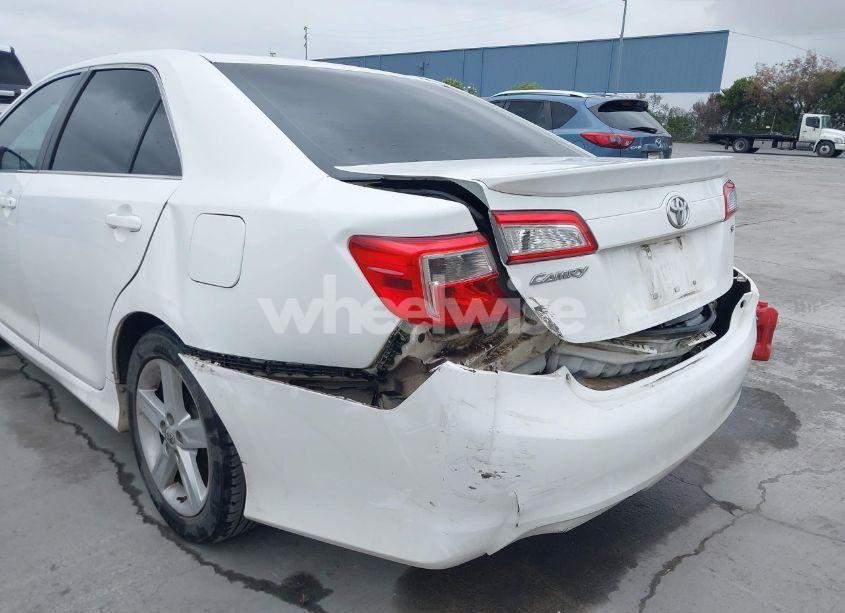 Photo 17 of 2013 Toyota Camry SE (VIN 4T1BF1FK8DU704849)