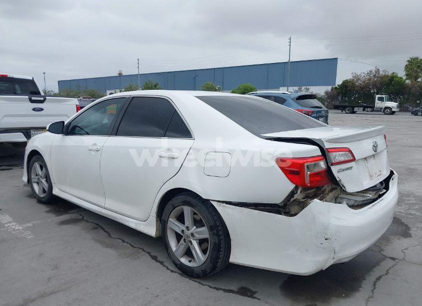 Photo 3 of 2013 Toyota Camry SE (VIN 4T1BF1FK8DU704849)