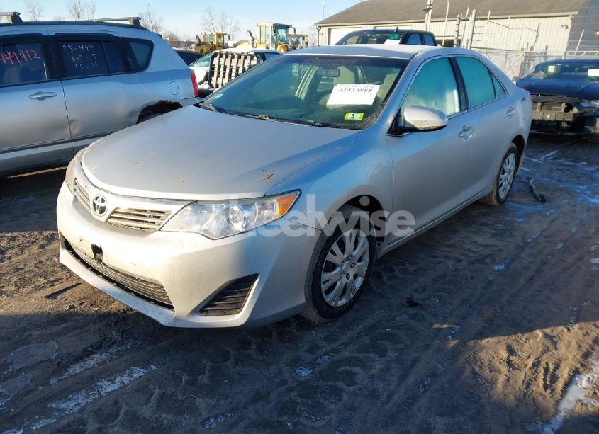 Photo 2 of 2013 Toyota Camry L (VIN 4T1BF1FK8DU707704)