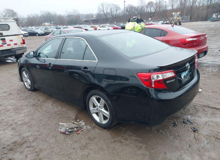 Photo 3 of 2013 Toyota Camry SE (VIN 4T1BF1FK8DU710943)