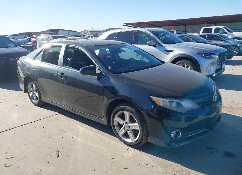 2013 Toyota Camry SE (VIN 4T1BF1FK8DU711283) main photo