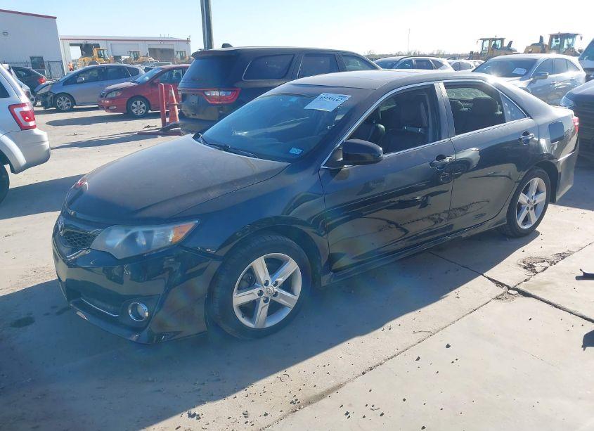 Photo 2 of 2013 Toyota Camry SE (VIN 4T1BF1FK8DU711283)