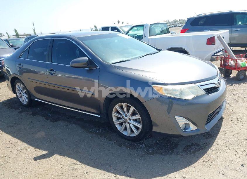 2013 Toyota Camry XLE (VIN 4T1BF1FK8DU712661) main photo